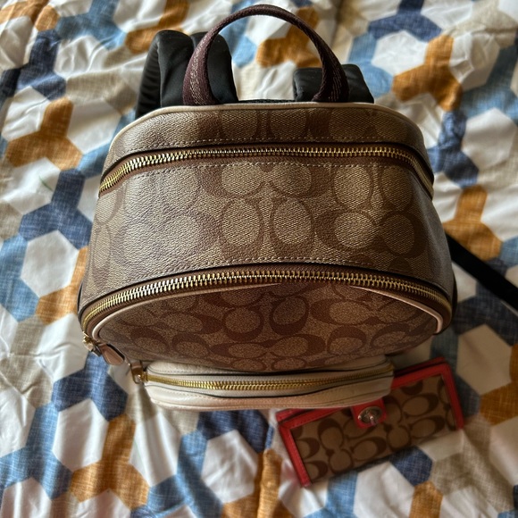 Signature canvas Coach Backpack - Picture 15 of 17